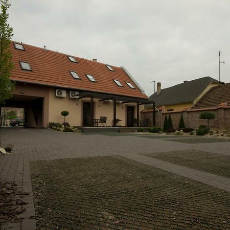 Royal Residence Apartments Gyula Exterior foto