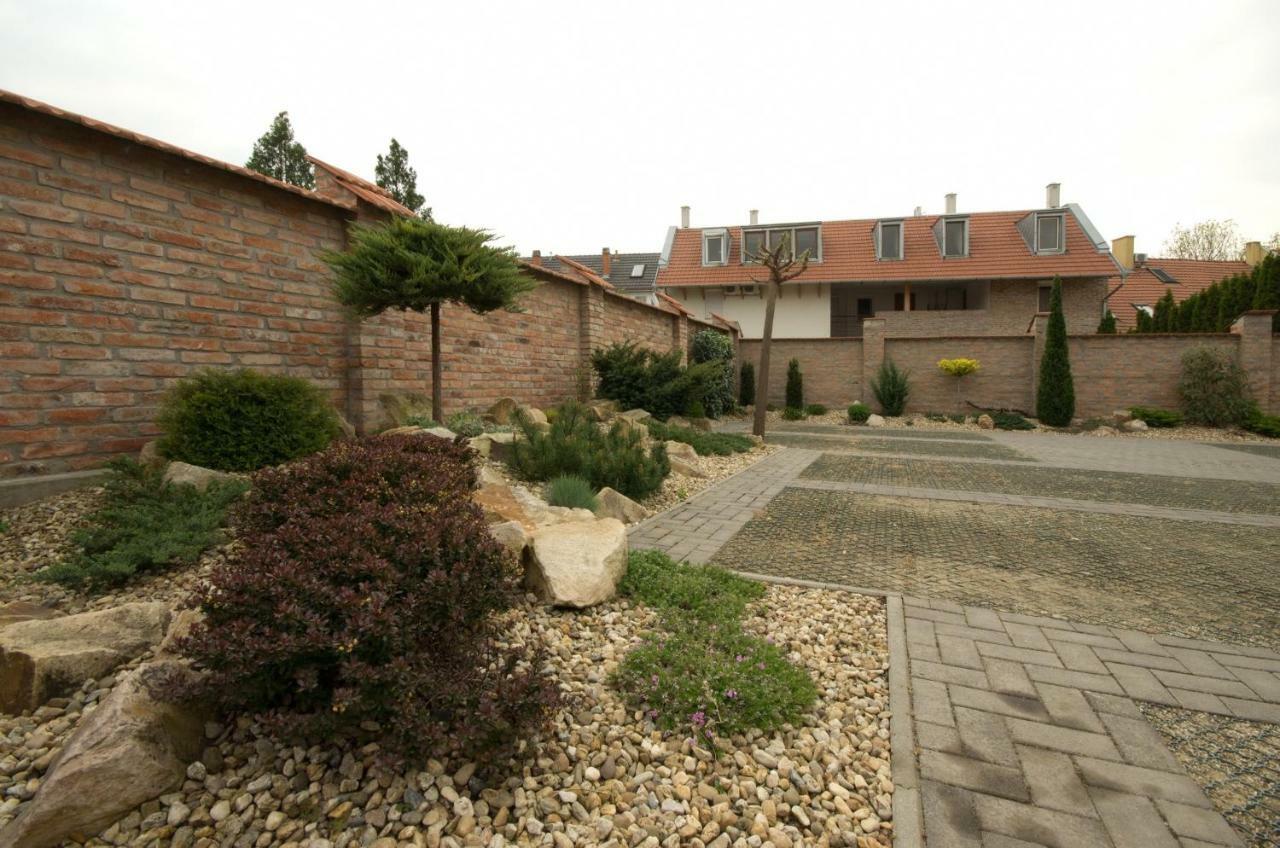 Royal Residence Apartments Gyula Exterior foto